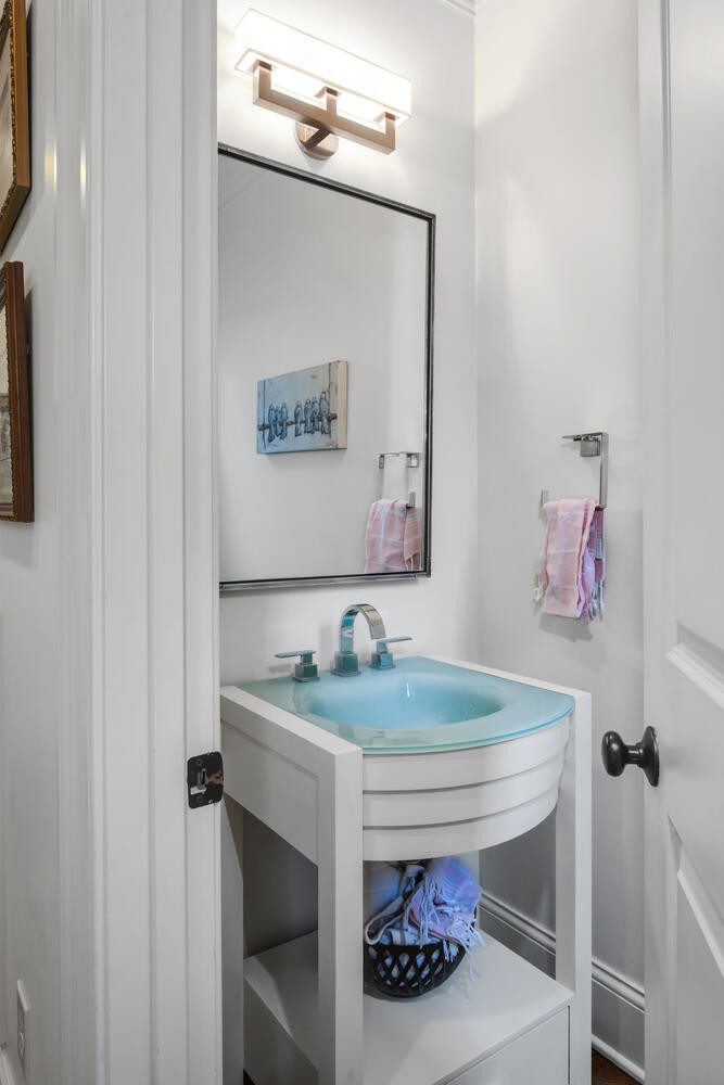 4018 Valley Road Nashville, TN 37205 - Photo 27 of 39 a bathroom with a sink and a mirror
