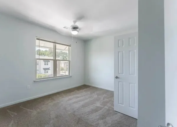 $1,059 | 1053 St James Avenue, Summerville, SC 29486