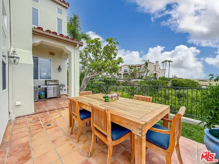 $2,285,000 | 6416 Lunita Road, Unit 108, Malibu, CA 90265