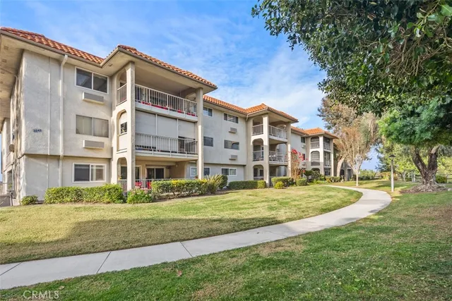 $3,000 | 3242 San Amadeo, Unit 2B, Laguna Woods, CA 92637