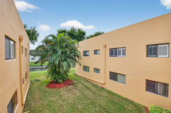$140,000 | 15216 Lakes Of Delray Boulevard, Unit 152, Delray Beach, FL 33484