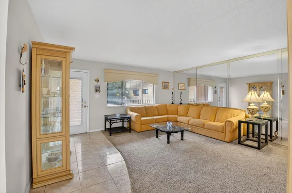 $140,000 | 15216 Lakes Of Delray Boulevard, Unit 152, Delray Beach, FL 33484