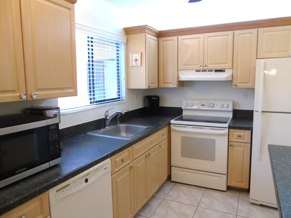 $140,000 | 15216 Lakes Of Delray Boulevard, Unit 152, Delray Beach, FL 33484