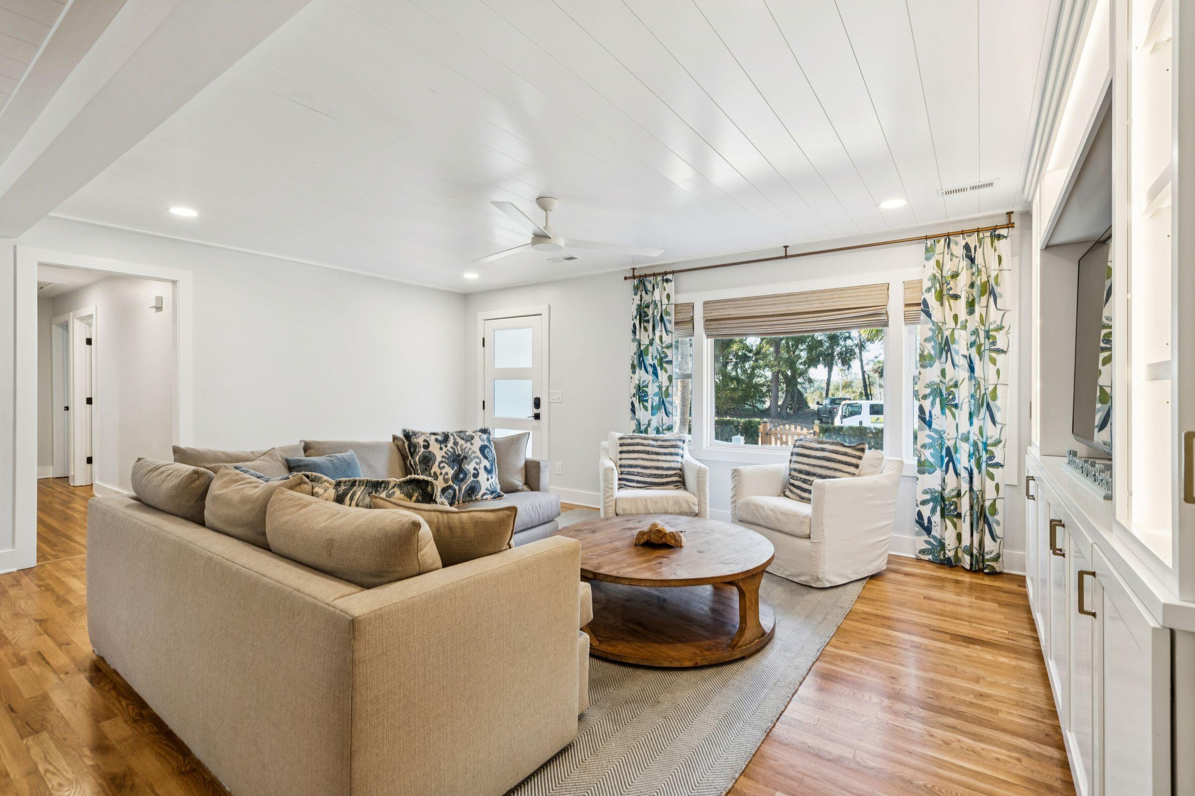 2906 Waterway Boulevard Isle of Palms, SC 29451 - Photo 6 of 36 2906WaterwayBlvd-KeenEyeMarketing-013