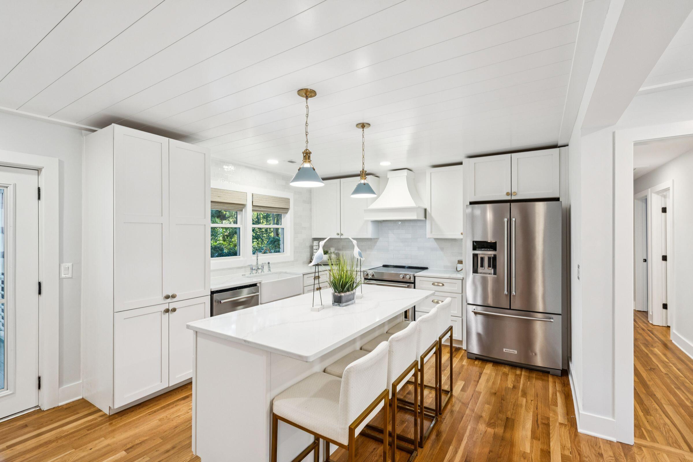 2906 Waterway Boulevard Isle of Palms, SC 29451 - Photo 9 of 36 2906WaterwayBlvd-KeenEyeMarketing-017