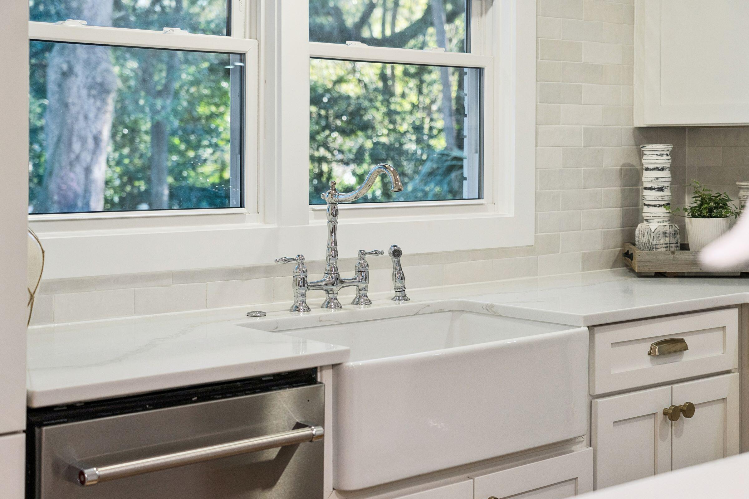 2906 Waterway Boulevard Isle of Palms, SC 29451 - Photo 10 of 36 2906WaterwayBlvd-KeenEyeMarketing-019