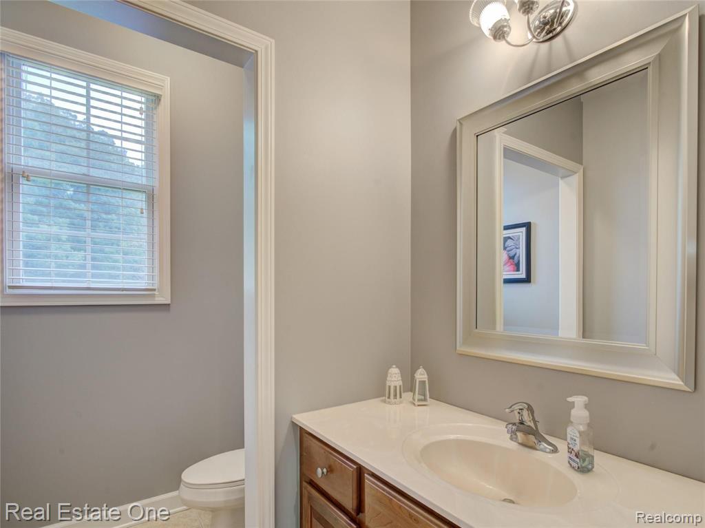 2400 Andover Boulevard Rochester, MI 48306 - Photo 33 of 48