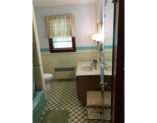 61 Grenwold Road Quincy, MA 02169 - Photo 16 of 29 Gallery Image 16