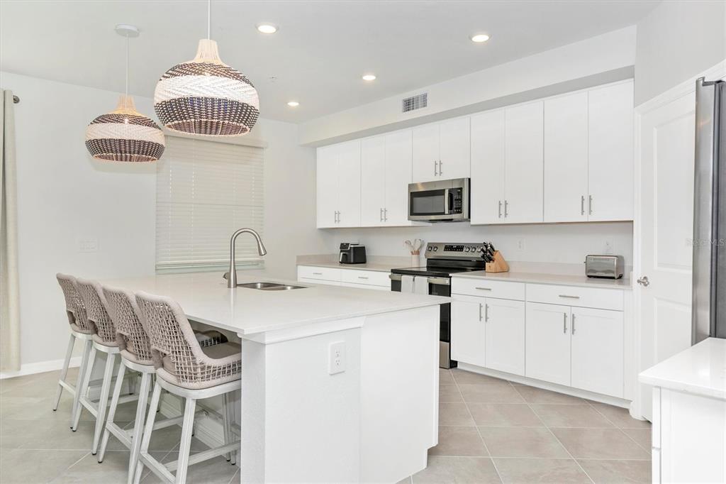 12625 Radiance Court, Unit 102 Venice, FL 34293 - Photo 10 of 99