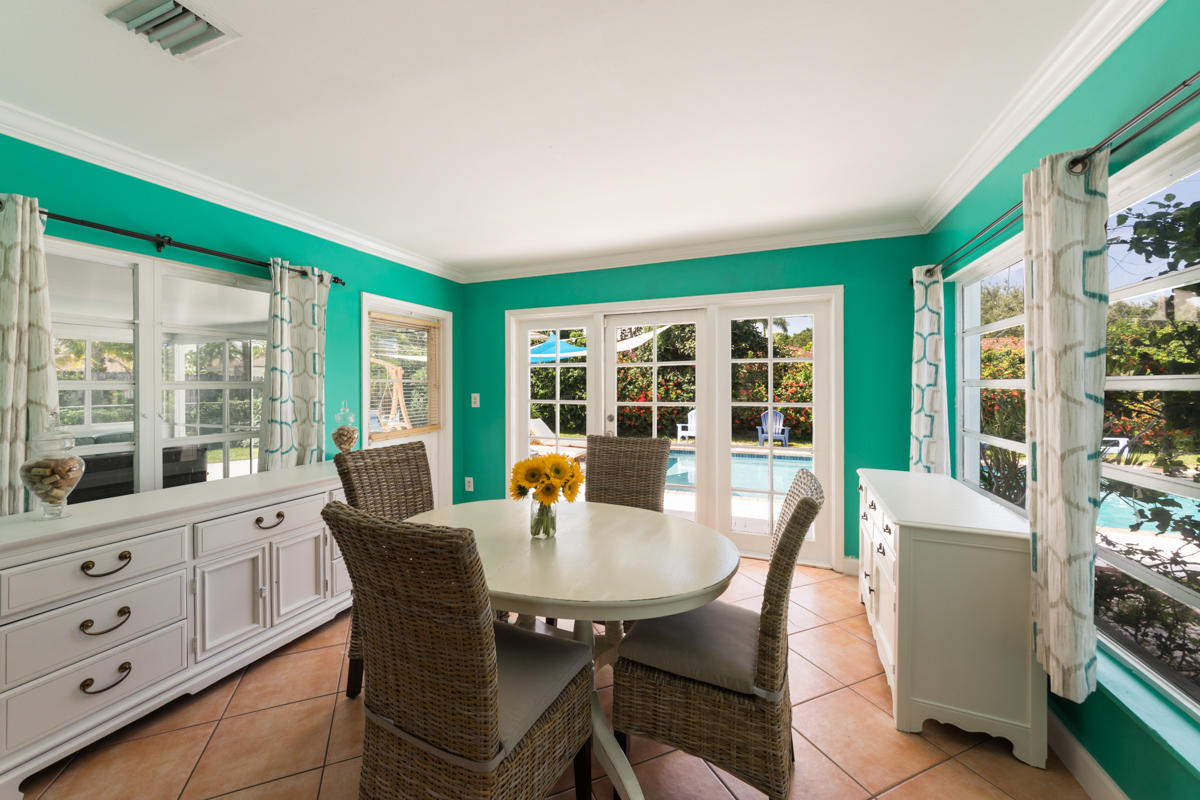 19 Forest Hills Ln Dining