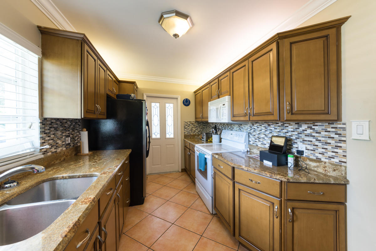 19 Forest Hills Ln Kitchen 2