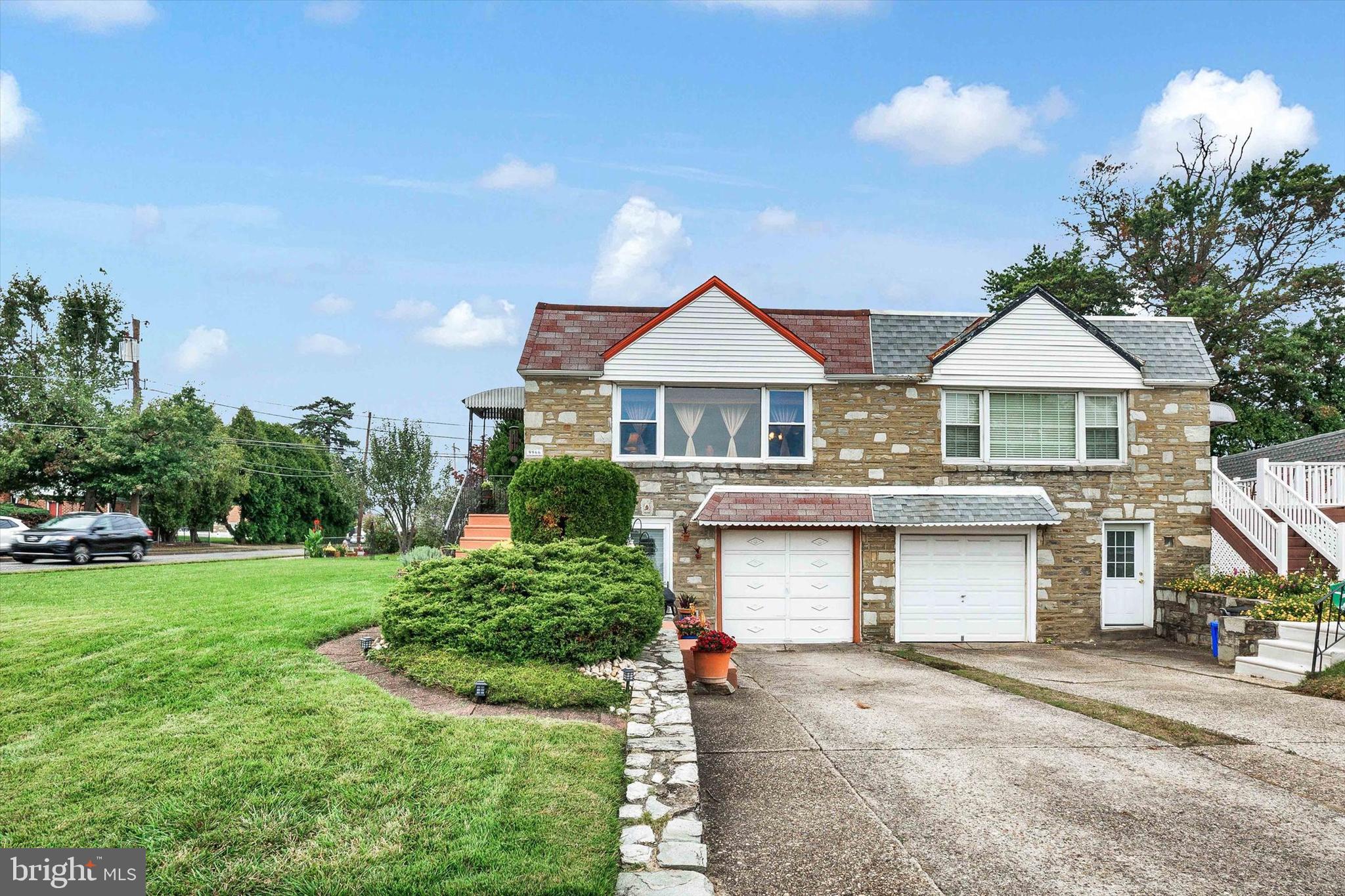 9966 Woodfern Road Philadelphia, PA 19115 - Photo 3 of 28 Gallery Image 3