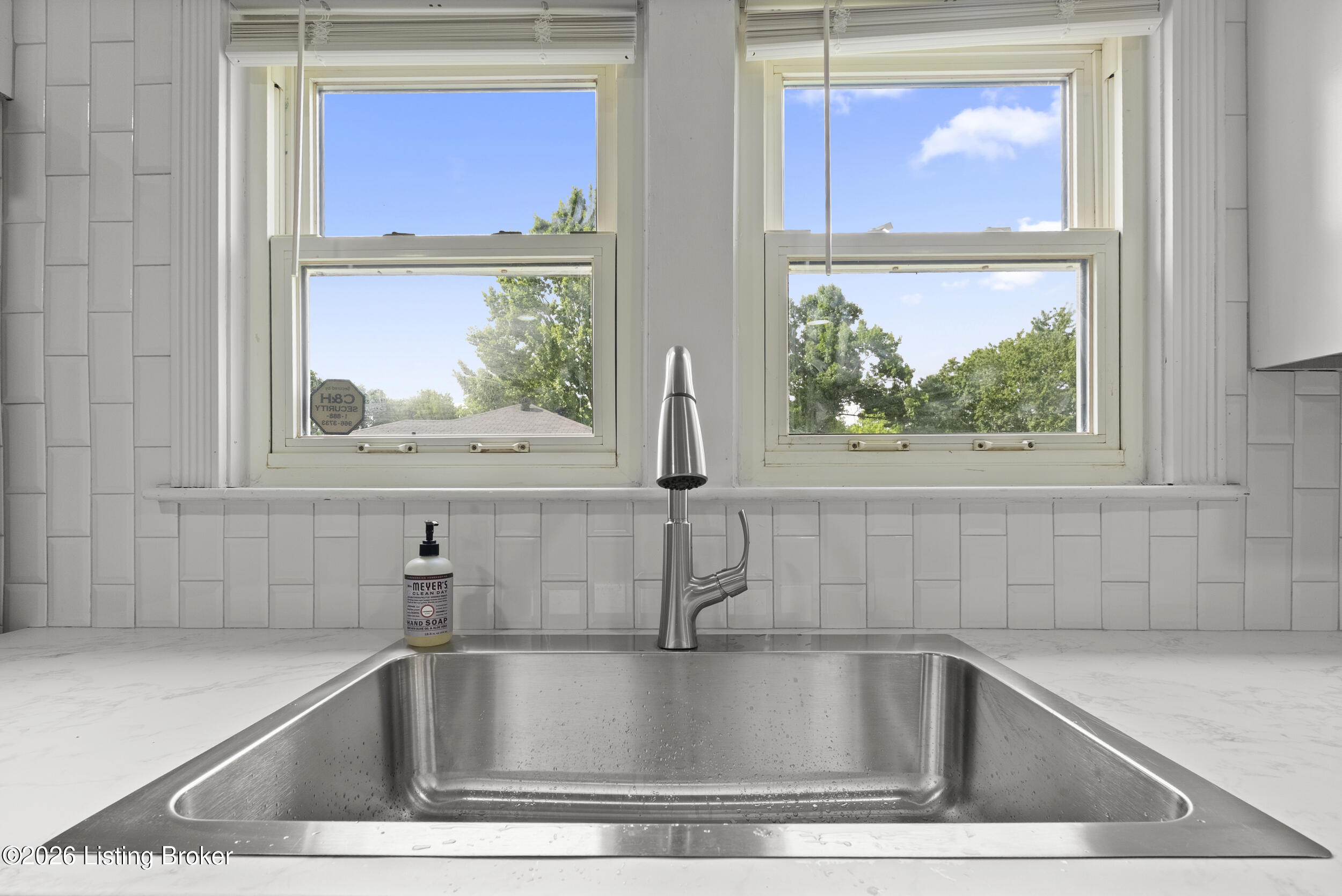 8809 Maple Road Louisville, KY 40228 - Photo 9 of 41 dsc08614