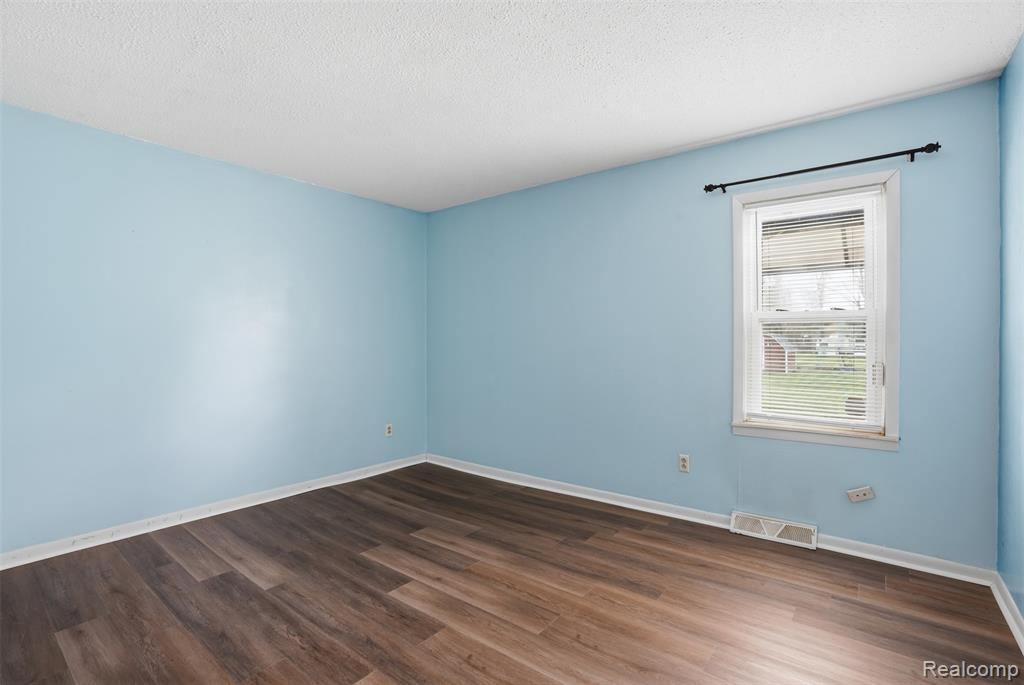 1028 Carleton Road Milan, MI 48160 - Photo 7 of 29