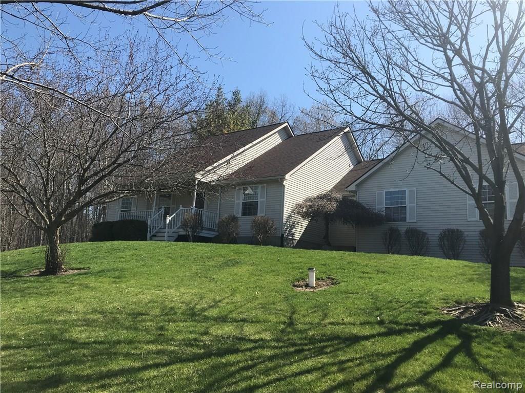 6728 Robb Road Fowlerville, MI 48836 - Photo 1 of 40 EA2E8268-8448-4859-86F6-32BB096611A6.jpeg