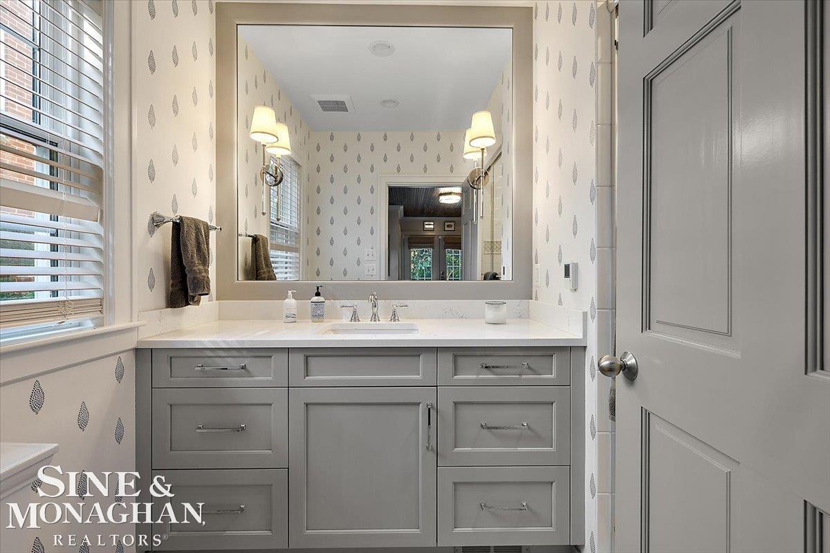 870 Washington Road Grosse Pointe, MI 48230 - Photo 22 of 52 50187239-afe86ebf-a5ba-4175-8cf0-b686b135bb5d.JPG