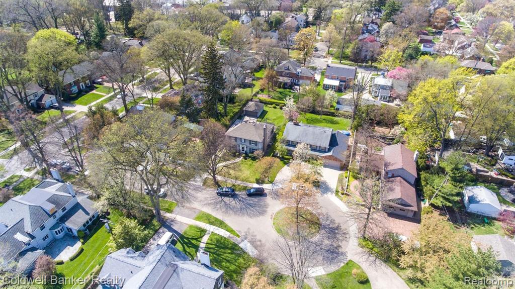 320 Touraine Road Grosse Pointe Farms, MI 48236 - Photo 2 of 60