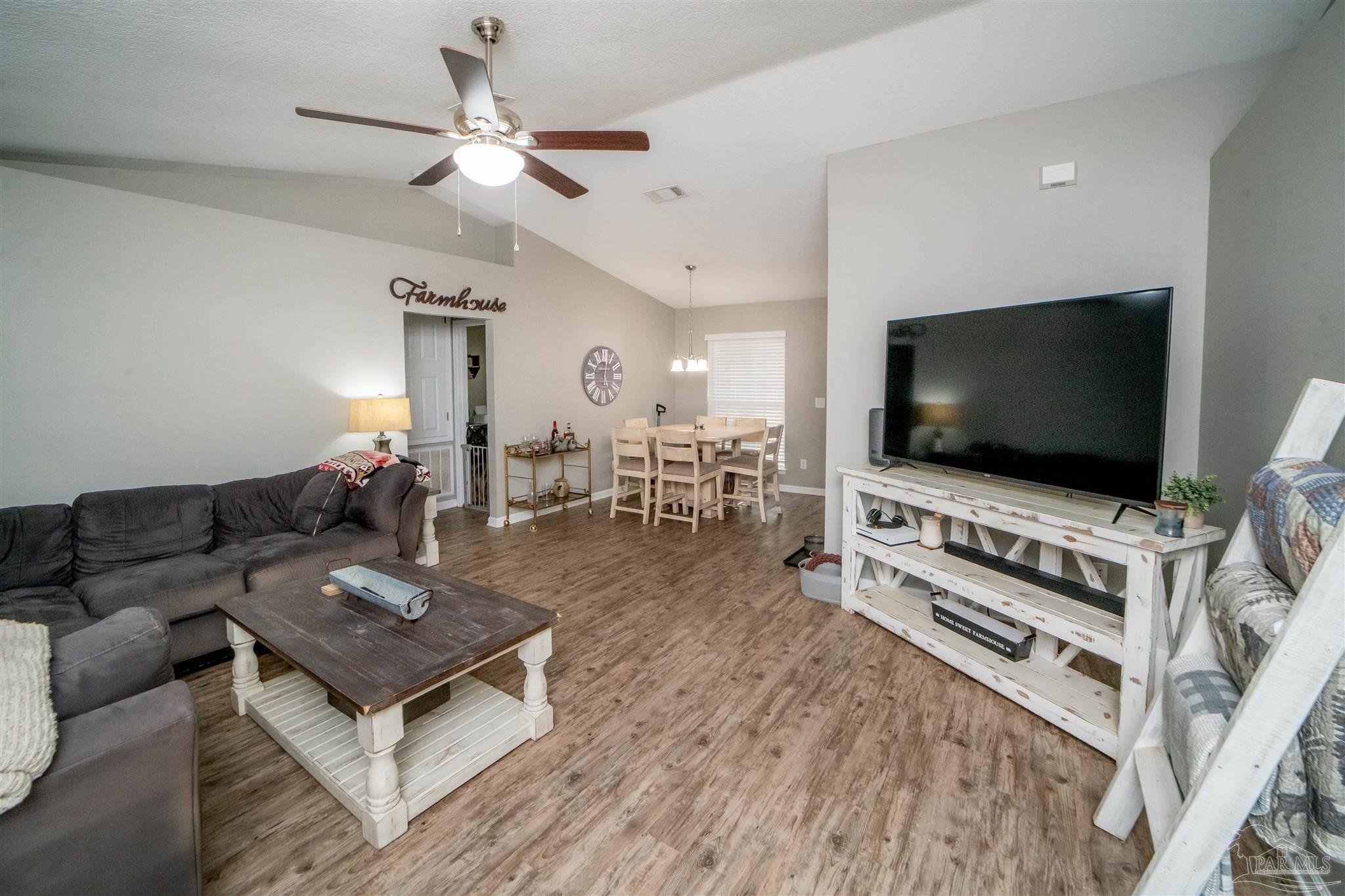 7201 Pro Lane Milton, FL 32570 - Photo 3 of 33