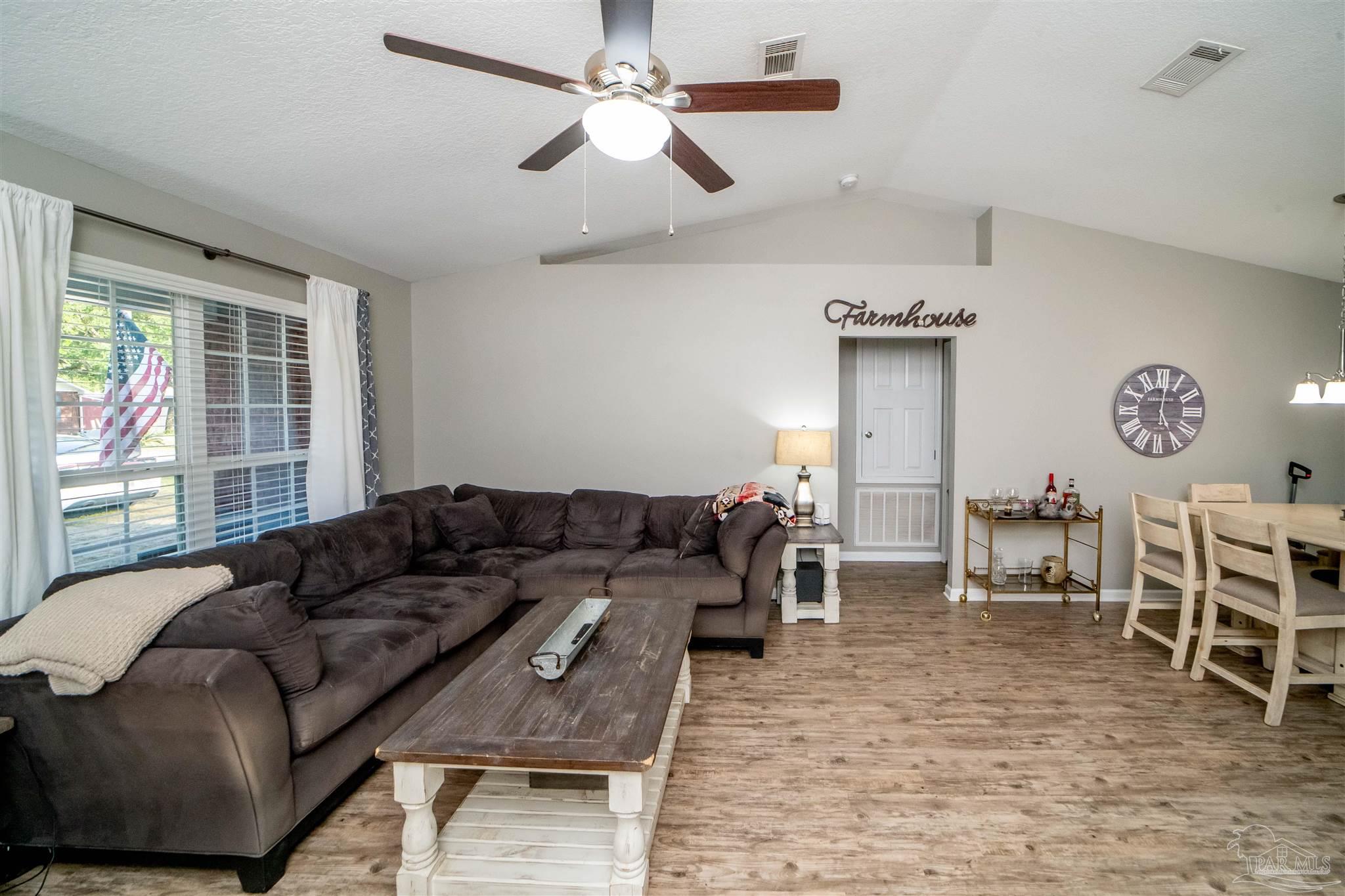 7201 Pro Lane Milton, FL 32570 - Photo 4 of 33