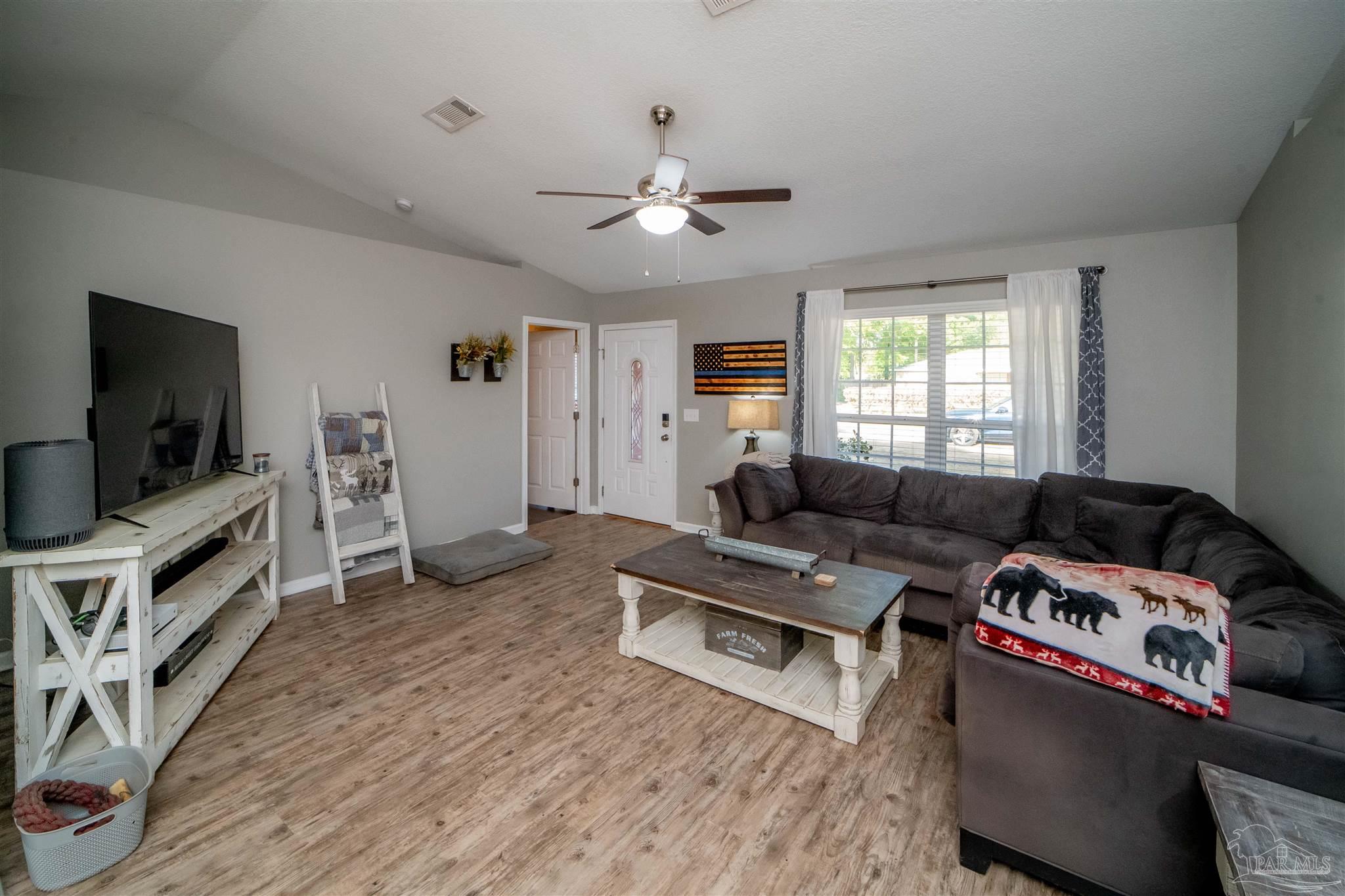 7201 Pro Lane Milton, FL 32570 - Photo 5 of 33