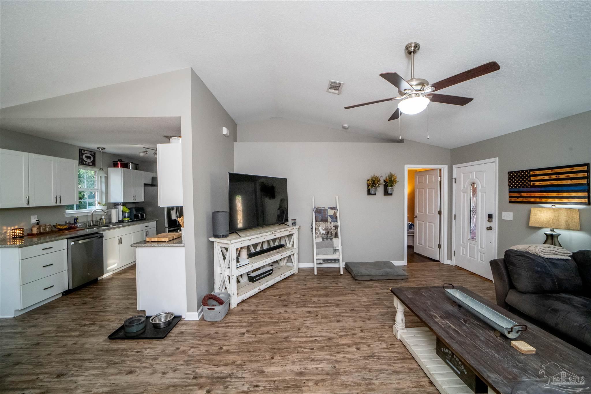 7201 Pro Lane Milton, FL 32570 - Photo 6 of 33