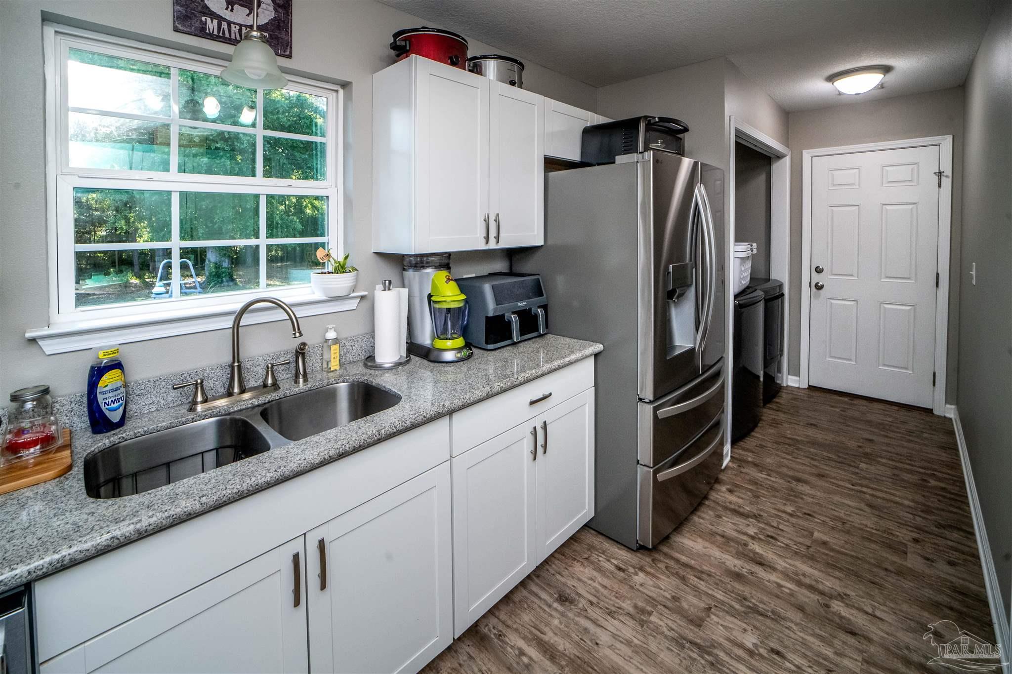 7201 Pro Lane Milton, FL 32570 - Photo 9 of 33