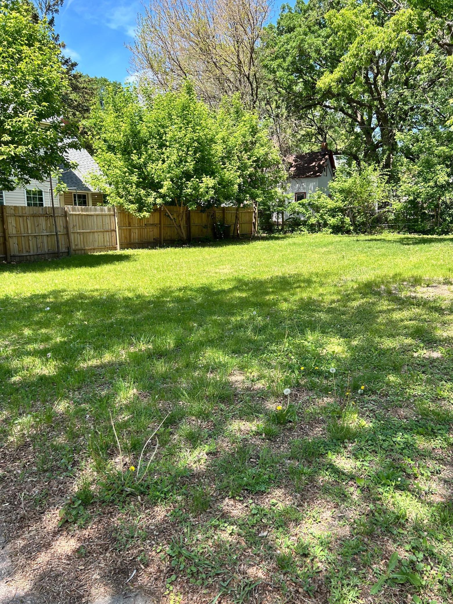 422 North 33rd Avenue Minneapolis, MN 55412 - Photo 3 of 10