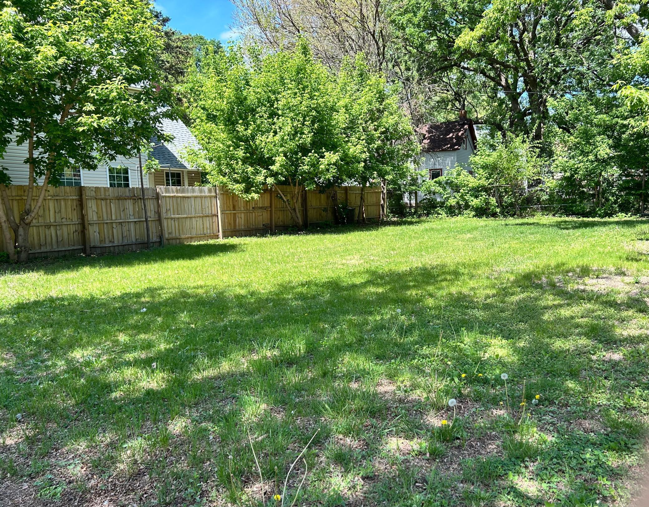 422 North 33rd Avenue Minneapolis, MN 55412 - Photo 4 of 10