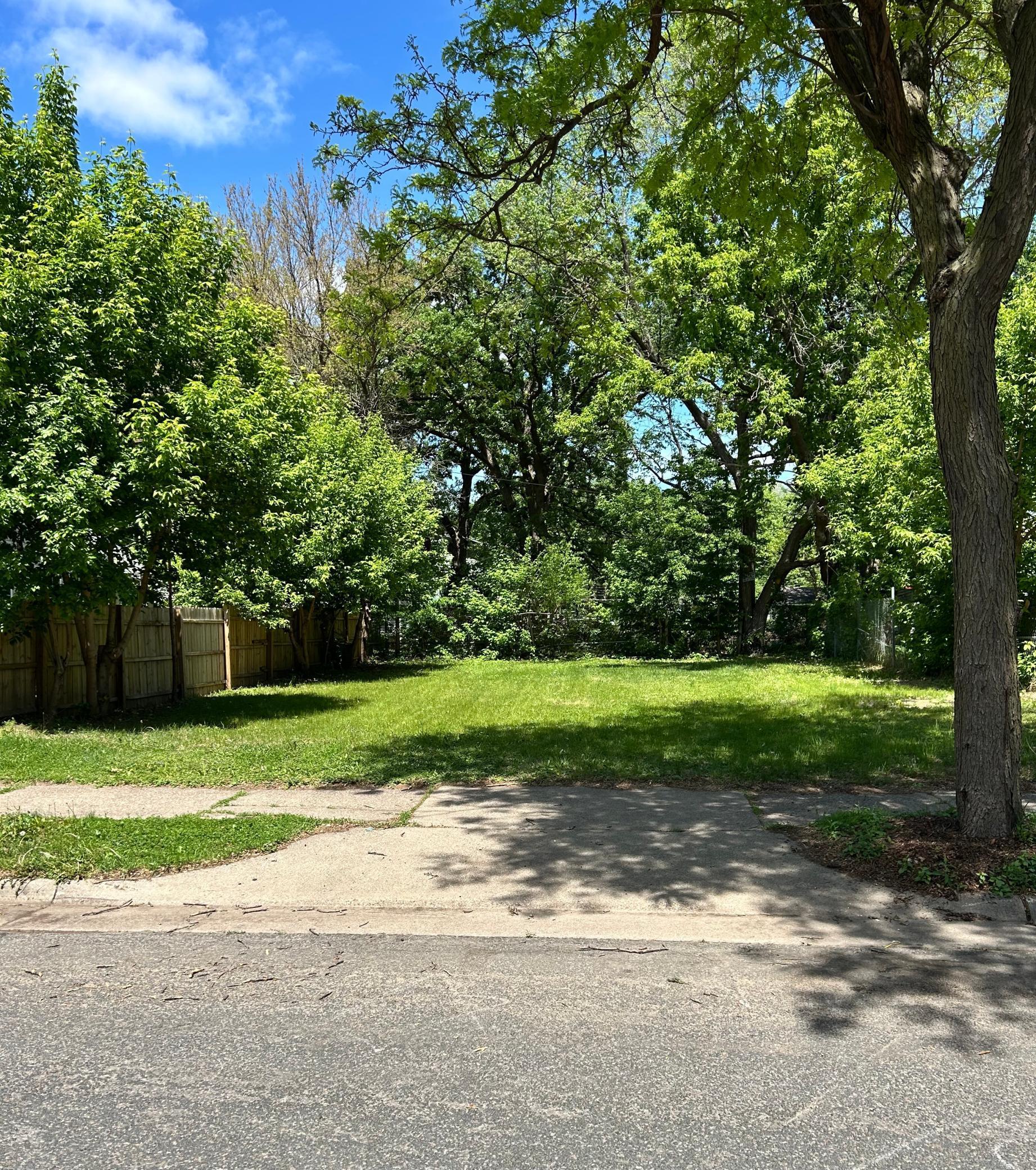 422 North 33rd Avenue Minneapolis, MN 55412 - Photo 9 of 10