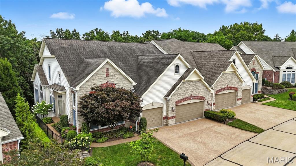 724 Stonebluff Court Chesterfield, MO 63005 - Photo 2 of 42