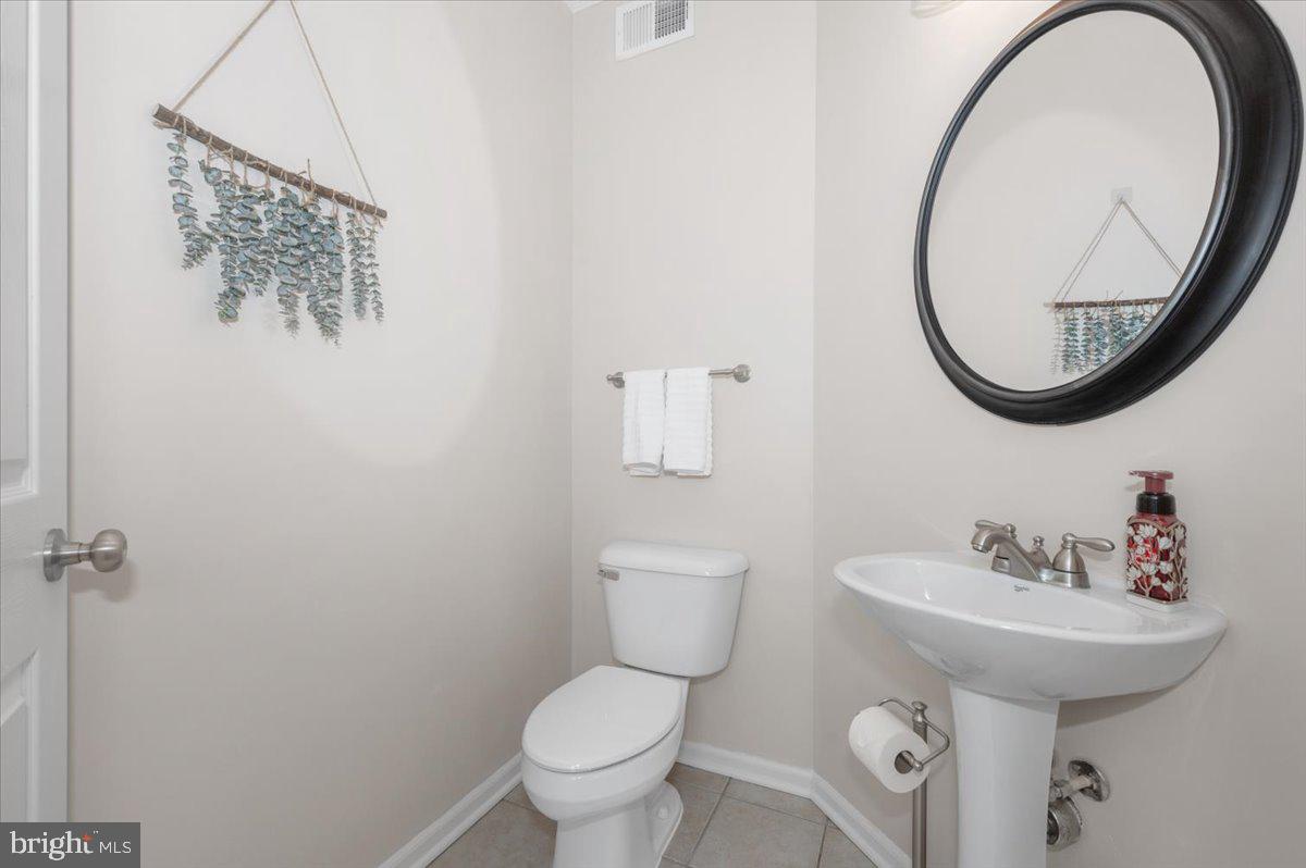 12436 North Welty Road Waynesboro, PA 17268 - Photo 29 of 60 Main level powder room