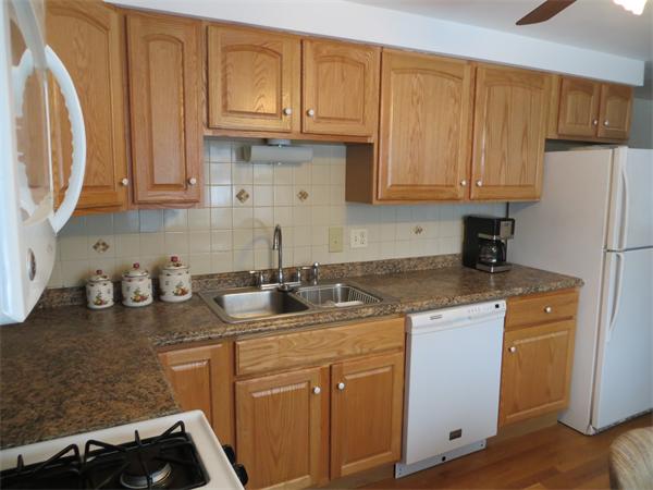 28 Brewster Road Worcester, MA 01602 - Photo 2 of 16 Gallery Image 2