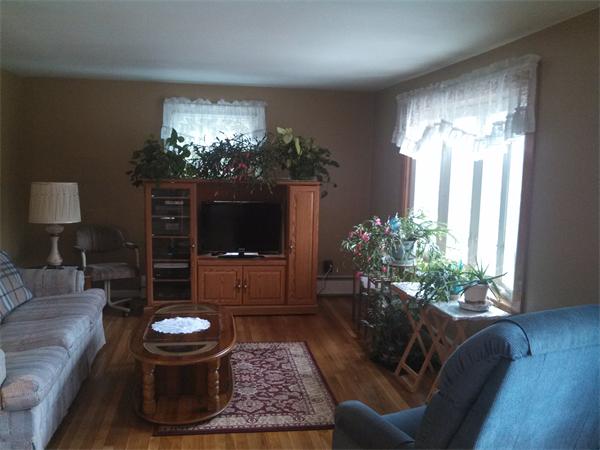 28 Brewster Road Worcester, MA 01602 - Photo 4 of 16 Gallery Image 4