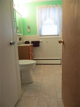28 Brewster Road Worcester, MA 01602 - Photo 7 of 16 Gallery Image 7