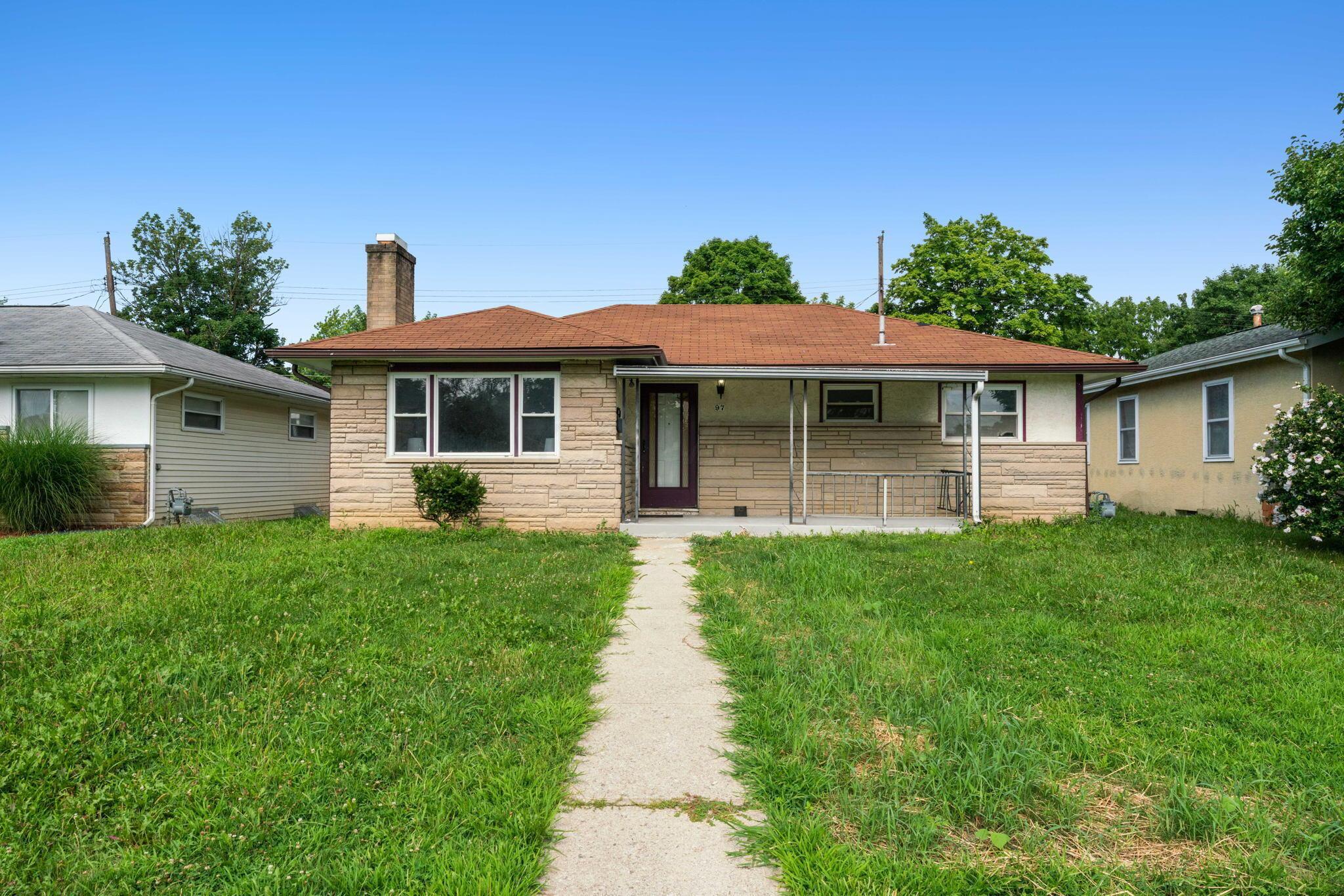 97 Oxley Road Columbus, OH 43228 - Photo 1 of 17 web_DSC00482