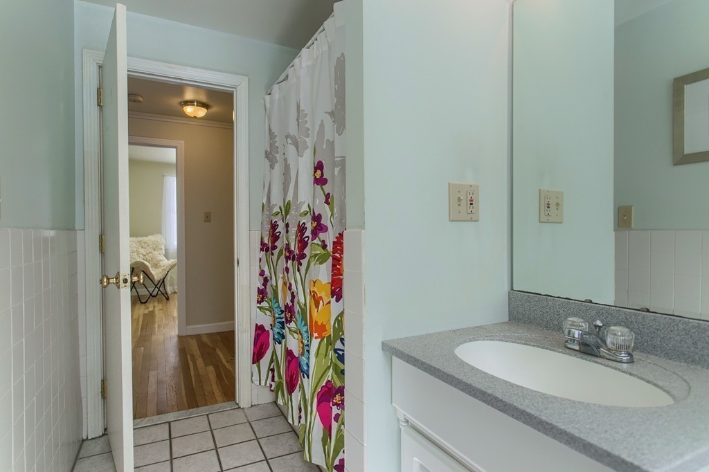10 Cliff Road Chelmsford, MA 01824 - Photo 11 of 27 Gallery Image 11