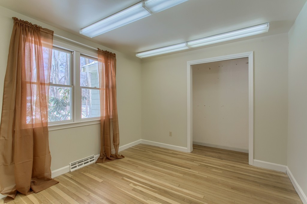 10 Cliff Road Chelmsford, MA 01824 - Photo 15 of 27 Gallery Image 15