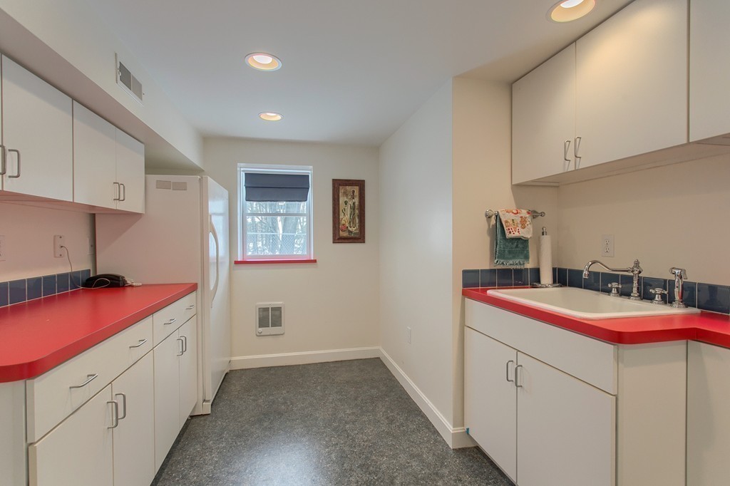 10 Cliff Road Chelmsford, MA 01824 - Photo 21 of 27 Gallery Image 21