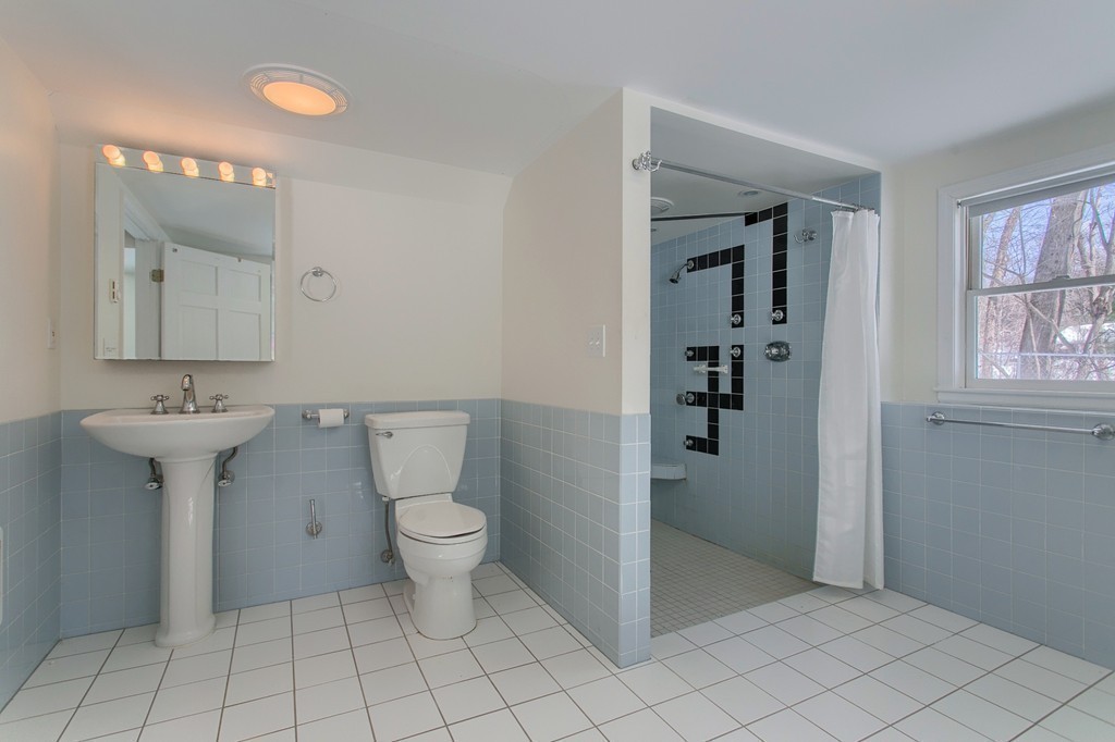 10 Cliff Road Chelmsford, MA 01824 - Photo 23 of 27 Gallery Image 23