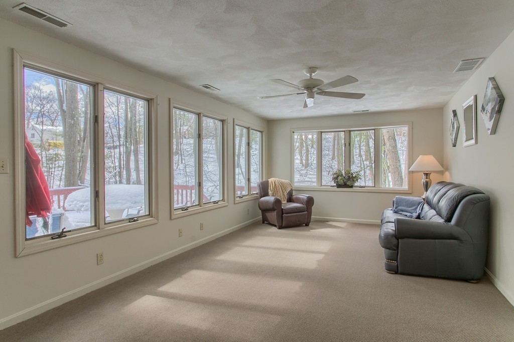 10 Cliff Road Chelmsford, MA 01824 - Photo 8 of 27 Gallery Image 8