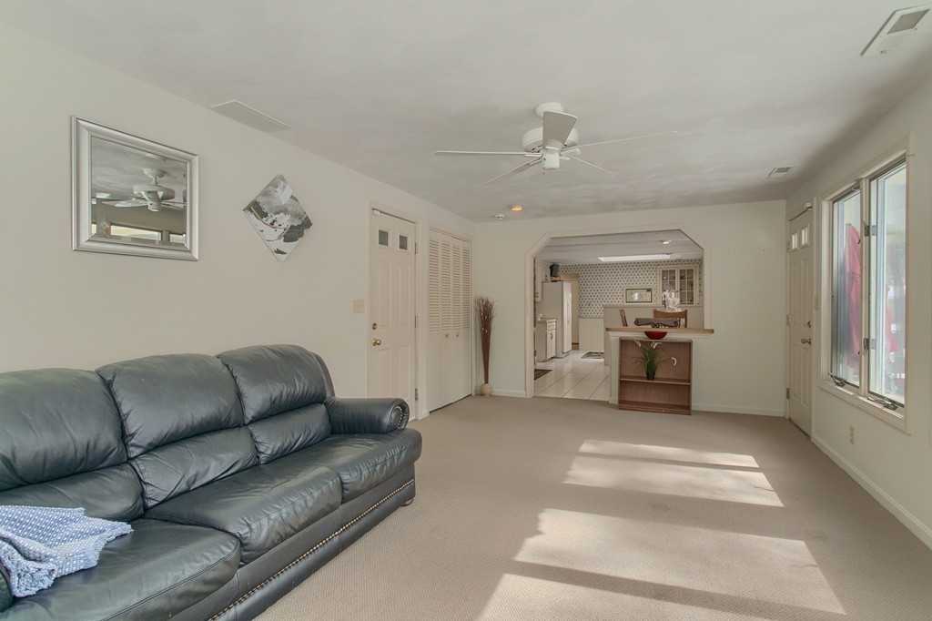 10 Cliff Road Chelmsford, MA 01824 - Photo 9 of 27 Gallery Image 9