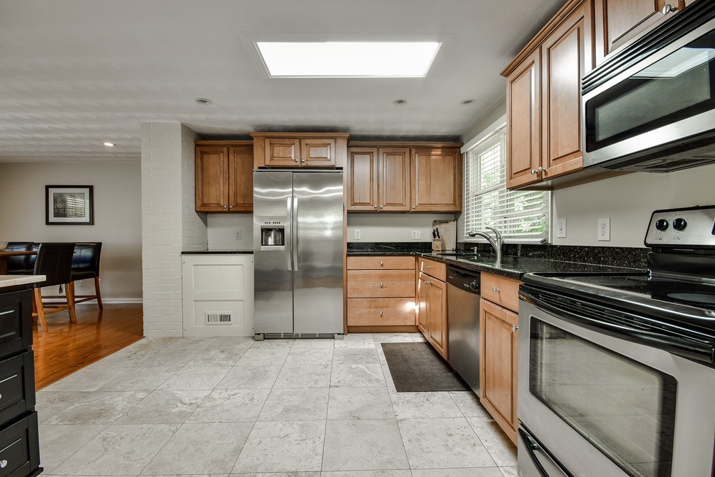 35 Springhill Road Framingham, MA 01701 - Photo 7 of 30 Gallery Image 7