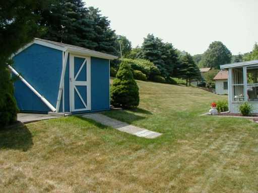 1234 Silver Lane McKees Rocks, PA 15136 - Photo 6 of 8 Yard/Garden.