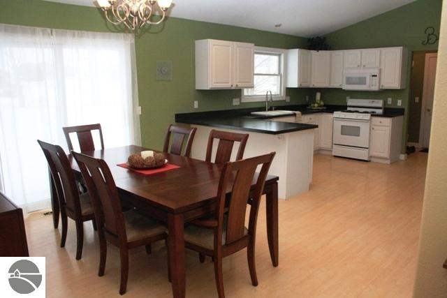 429 East Silver Lake Road Traverse City, MI 49685 - Photo 22 of 38 1743136-21.JPG