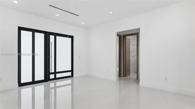 an entryway at an empty room