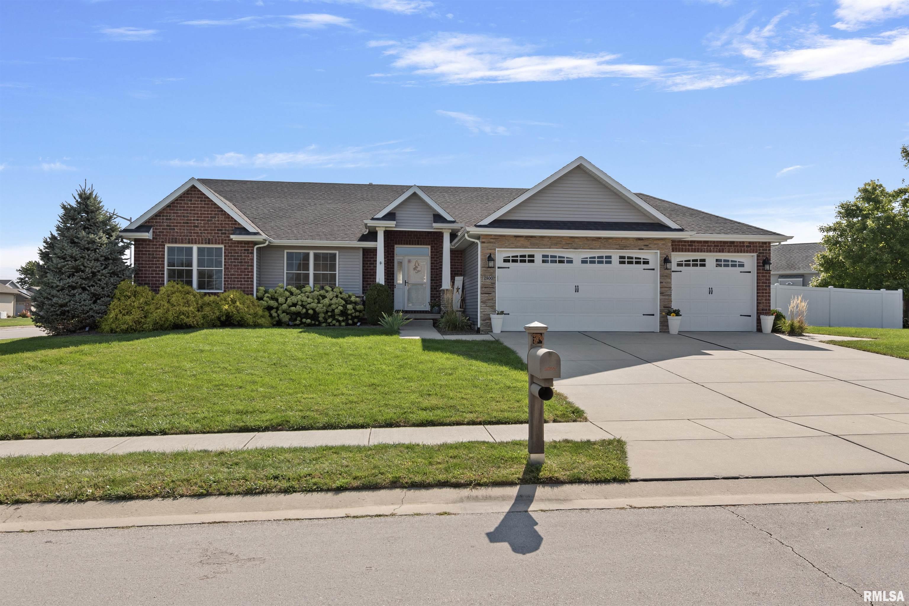 2800 Buckskin Trail Springfield, IL 62711 - Photo 1 of 42 Gallery Image 1