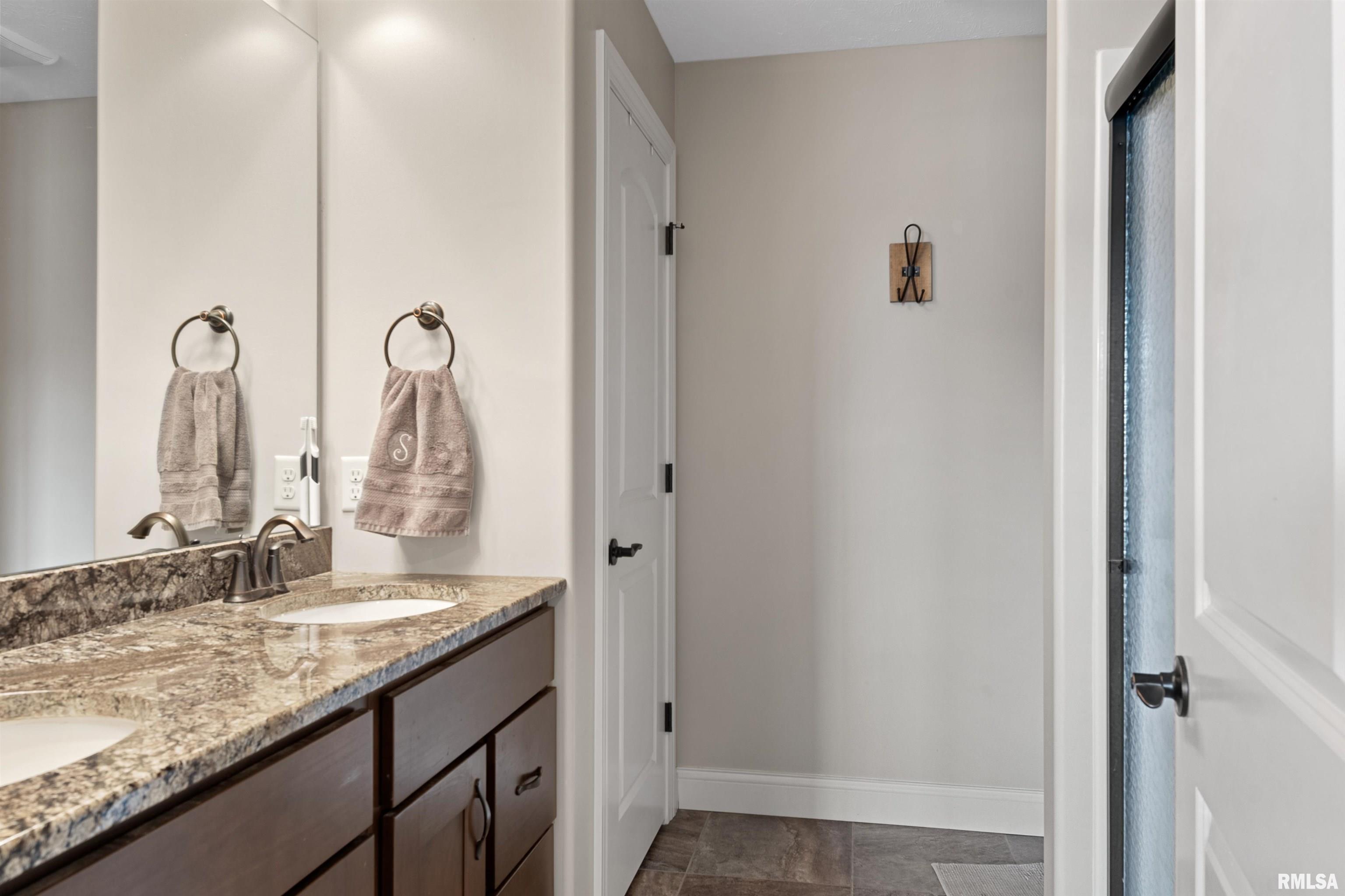2800 Buckskin Trail Springfield, IL 62711 - Photo 23 of 42 Gallery Image 23
