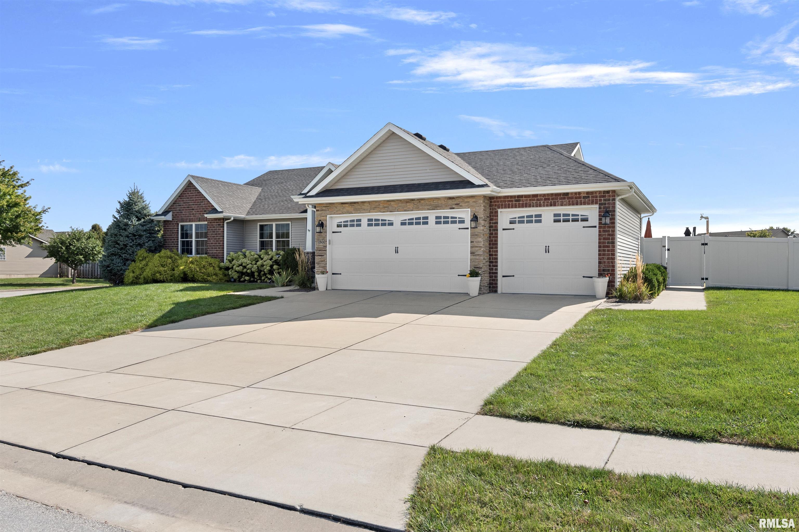 2800 Buckskin Trail Springfield, IL 62711 - Photo 3 of 42 Gallery Image 3