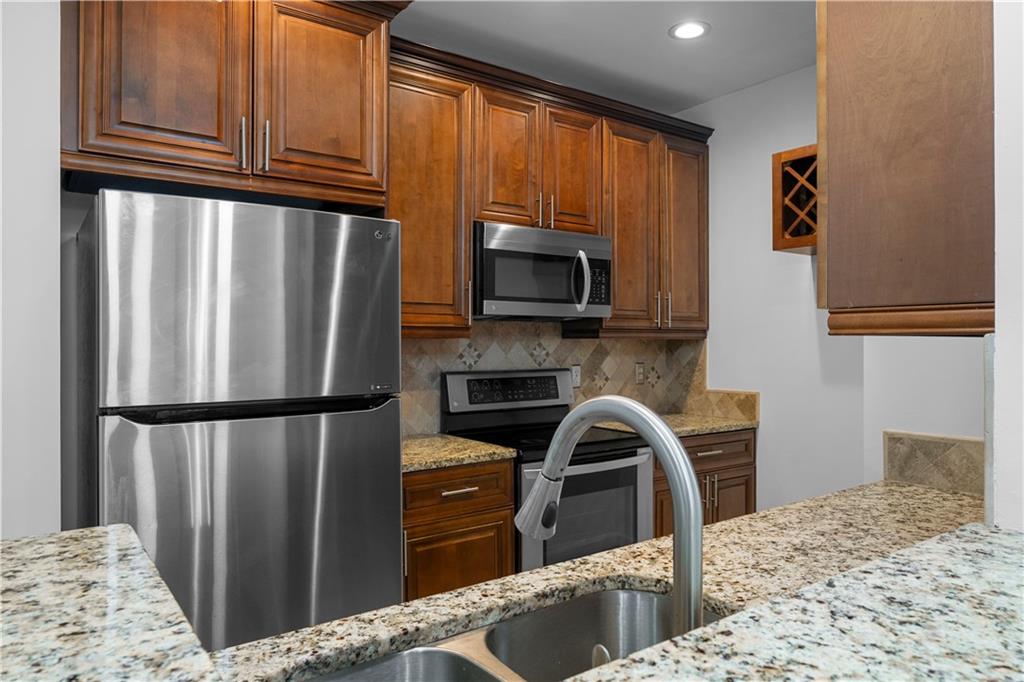 2700 Pine Tree Road Northeast, Unit 2104 Atlanta, GA 30324 - Photo 14 of 44 Gallery Image 14