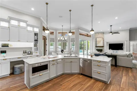 $2,295,000 | 1230 Darlington Oak Circle Northeast, St. Petersburg, FL 33703